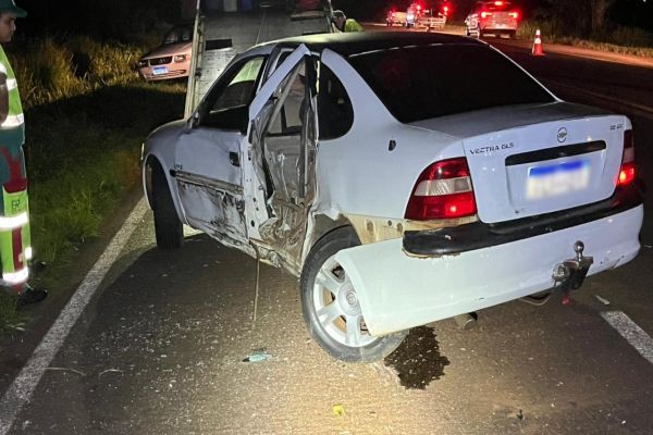 Colisão entre Land Rover e Vectra mobiliza equipes de resgate na BR-369 entre Corbélia e Cascavel