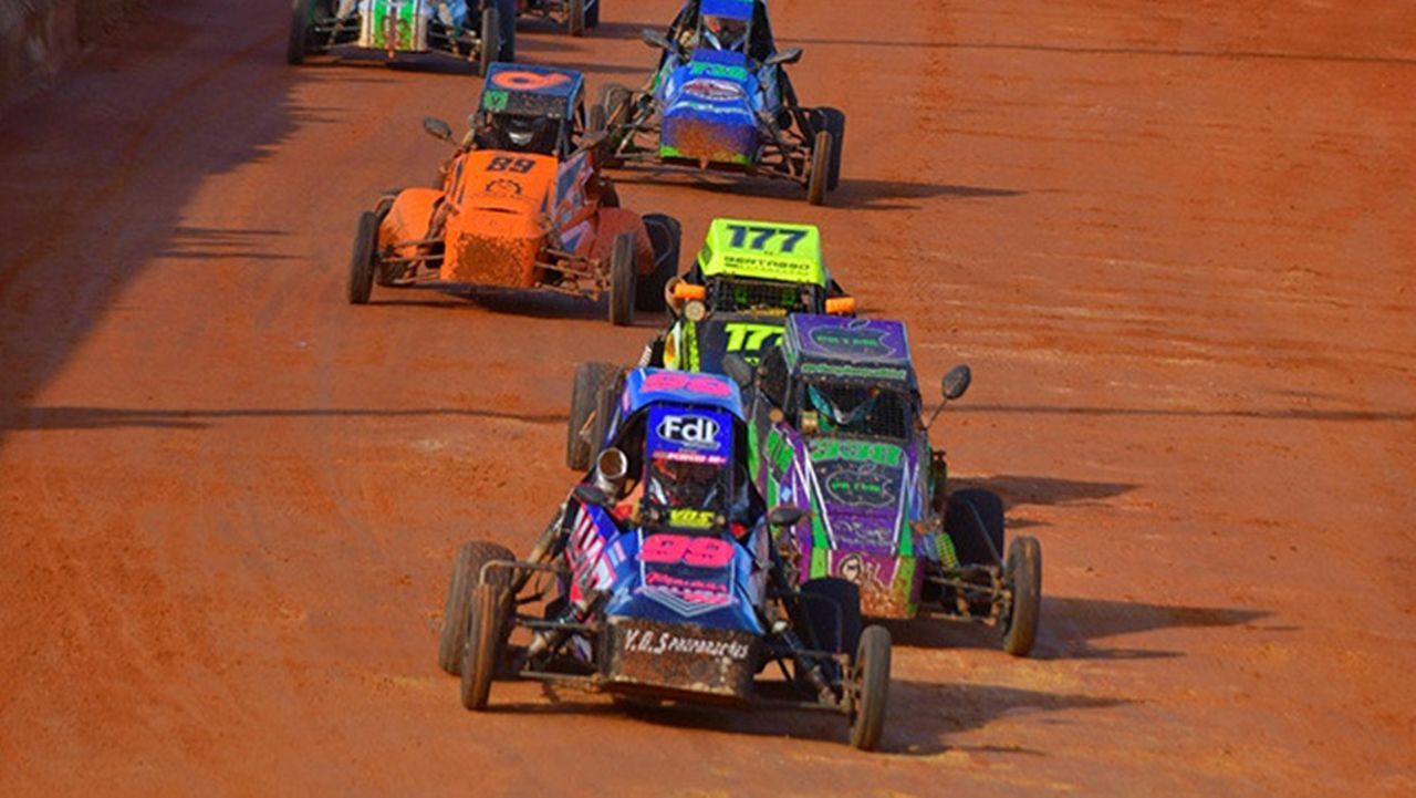 Carlos Henrique e Iwan Mykytczuk são os campeões do kartcross no Paraná