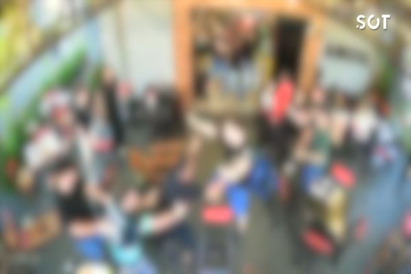 Imagem referente a notícia: Câmera flagra início de briga em quiosque de Cascavel que terminou com um baleado