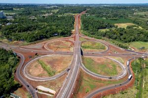 Imagem referente a notícia: PRF reforça orientação sobre nova sinalização na Perimetral Leste da BR-277 em Foz do Iguaçu