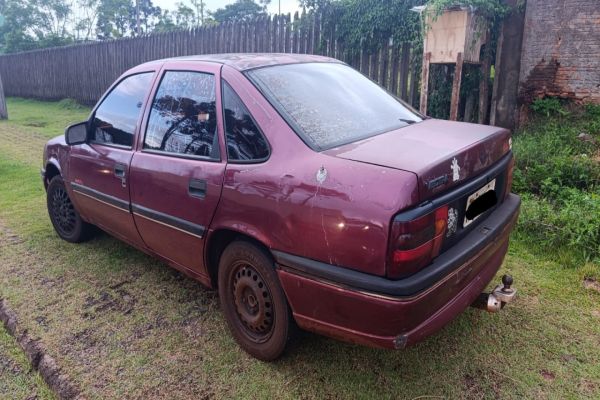 PM prende mulher e apreende veículo após roubo em comércio no Bairro Universitário