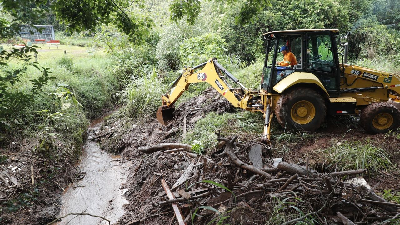 Prefeitura de Cascavel faz força-tarefa com serviços de revitalização, coleta de resíduos e ações de bem-estar animal no Periolo