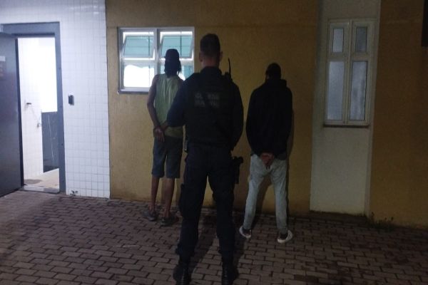 Guarda Municipal detém dois homens por furto de fios de comunicação no bairro Brasília