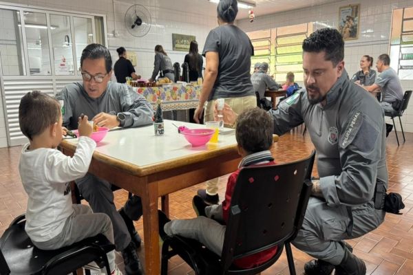 Imagem referente a notícia: Polícia Penal do Paraná fortalece laços com a comunidade em ação no Recanto da Criança em Cascavel