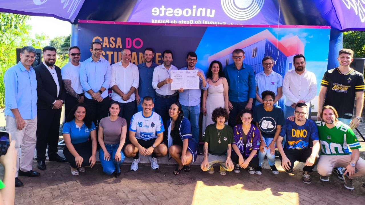 Marco histórico: Unioeste assina ordem de serviço para construção da primeira Casa do Estudante