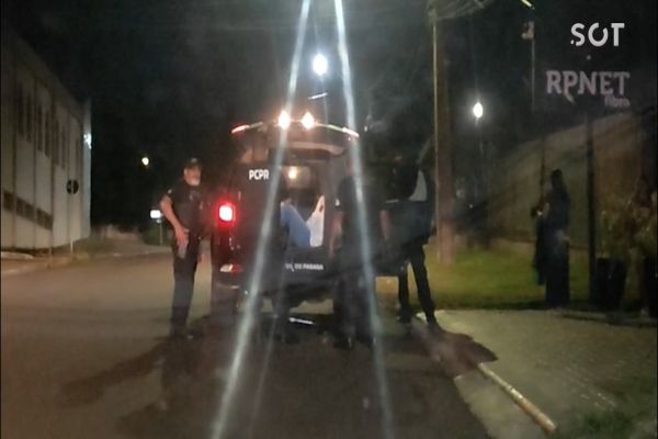 Imagem referente a notícia: Polícia Civil prende suspeito de invasão e agressões em residência no bairro Santa Felicidade