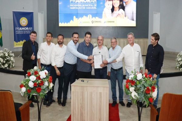 Imagem referente a notícia: Prefeitura lança PRAMORAR para garantir construção de 4 mil moradias para quem mais precisa