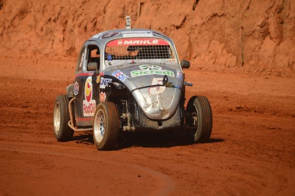 Imagem referente a notícia: Velocidade na Terra tem um bom ano no Paraná