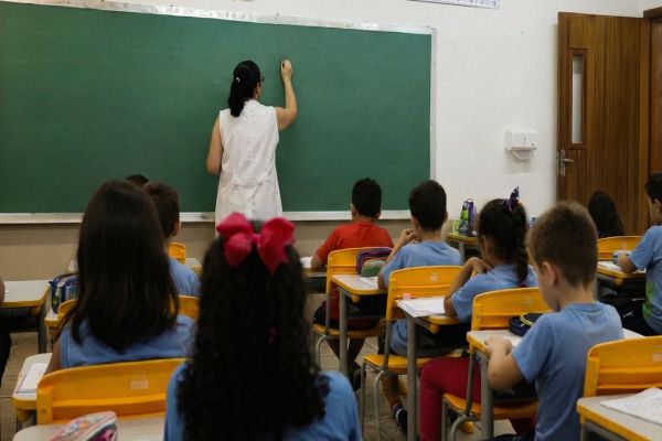 Imagem referente a notícia: Ministério Público do Trabalho instaura inquérito após denúncia do Siprovel sobre adoecimento docente