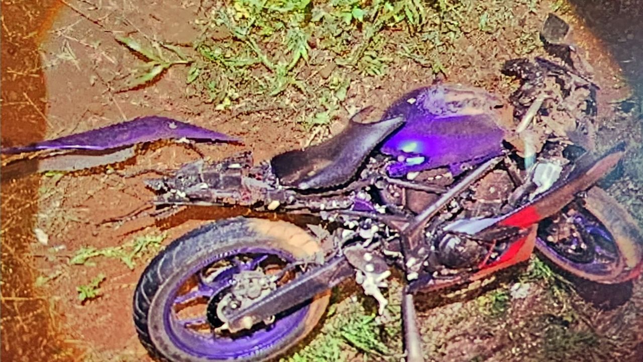 Motociclista morre após choque contra poste na PR-488, em Santa Helena