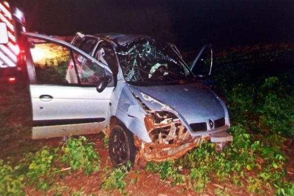 Veículo sai da pista na PR-239 e cinco pessoas ficam feridas em Assis Chateaubriand