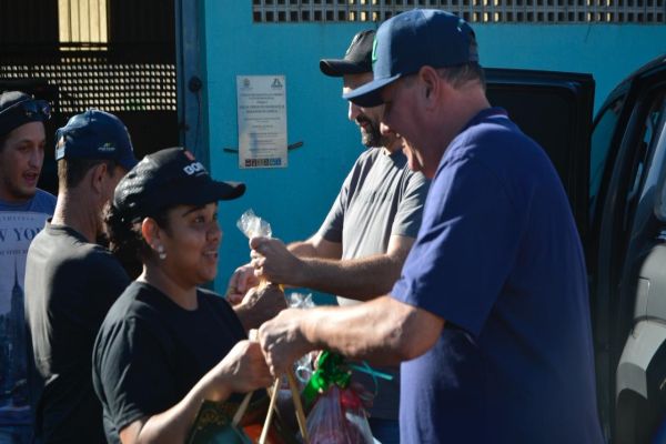 Imagem referente a notícia: ACOMAR recebe doação de cestas de Natal com apoio de empresários e parceiros locais