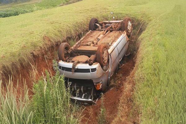 Imagem referente a notícia: Perseguição na BR-163 termina com apreensão de mais de 100 kg de maconha em Santa Teresa do Oeste