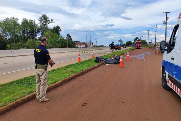 Imagem referente a notícia: Jovem de 17 anos morre após colisão entre motocicleta e caminhão na marginal da BR-163 em Capitão Leônidas Marques