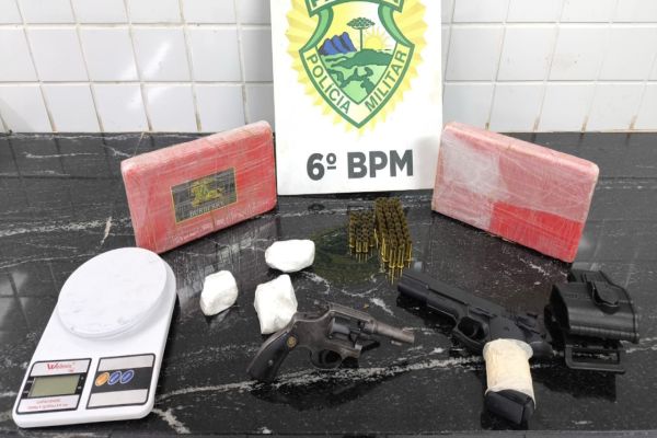 PM apreende mais de 2 kg de cocaína e arma em imóvel usado como depósito em Cascavel