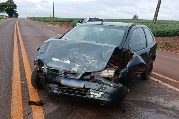 Colisão transversal deixa dois feridos na PR-239 em Assis Chateaubriand