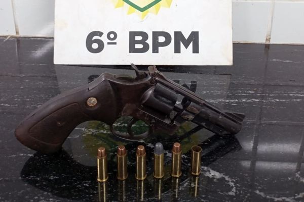 Cavalaria da PM apreende revólver após ameaça durante briga familiar em Cascavel
