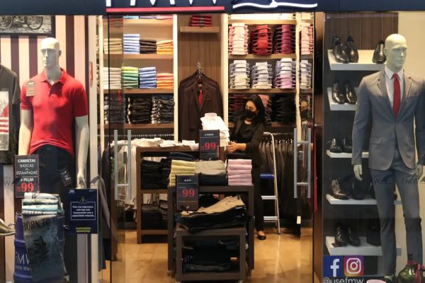 Imagem referente a notícia: Entenda os direitos do consumidor para trocas de presentes de Natal