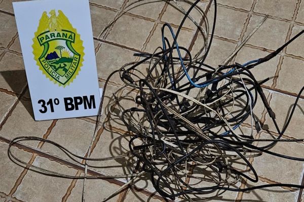 Imagem referente a notícia: Homem é preso após furto de fios de cobre em residência em Corbélia