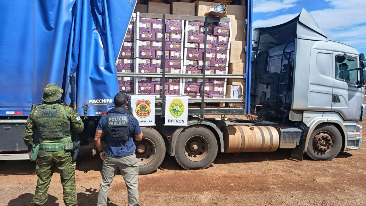 BPFRON apreende carga milionária de cigarros eletrônicos escondida em carreta em Cascavel