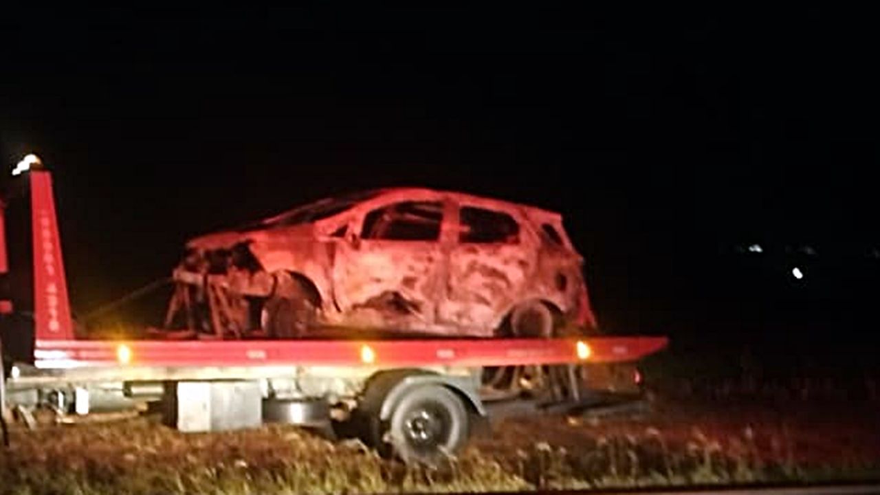 Incêndio destrói veículo na PR-364 em Palotina