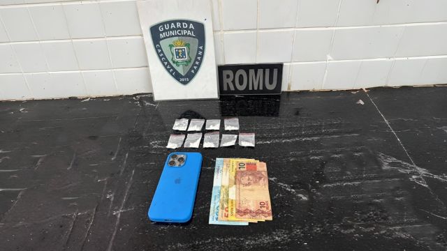 Imagem referente a notícia: Jovem é preso por tráfico de drogas na modalidade “delivery” no Bairro Morumbi em Cascavel