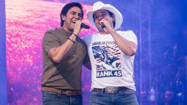 Imagem referente a notícia: Catanduvas celebra fim de ano com grande show de Guilherme & Santiago no Lago Municipal