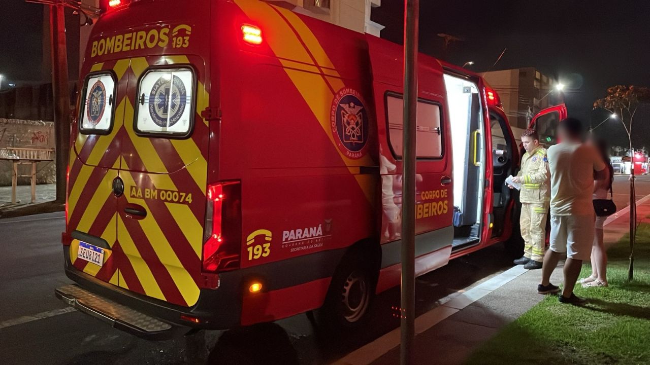 Motociclista fica ferido após colisão no Centro de Cascavel