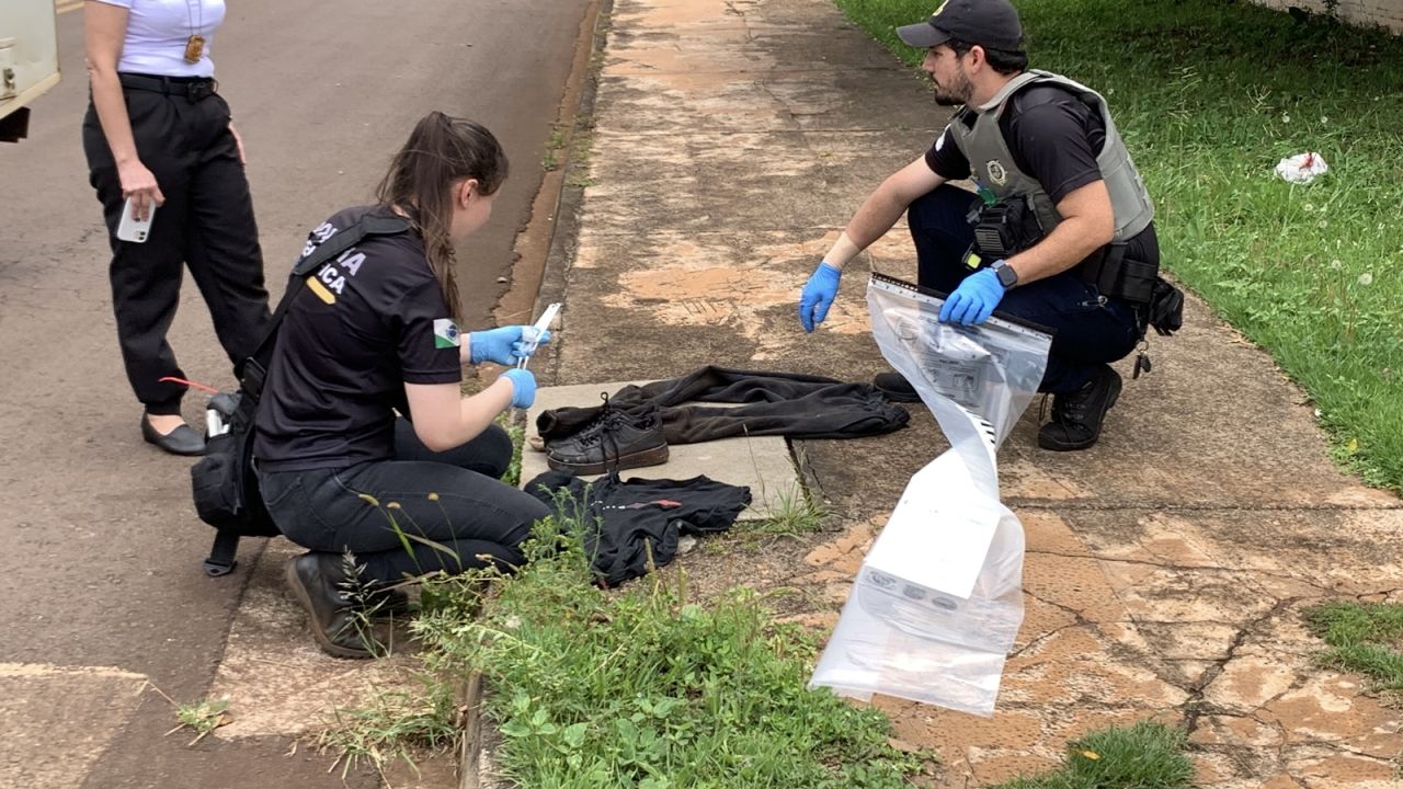 Polícia encontra roupas descartadas em boca de lobo e faca usada em homicídio no Bairro Universitário