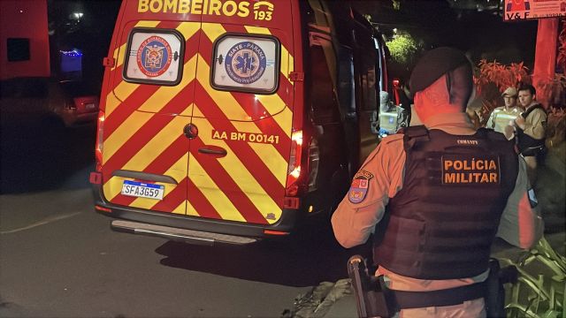 Imagem referente a notícia: Homem sofre ferimento no braço após suposto disparo no bairro Coqueiral, em Cascavel