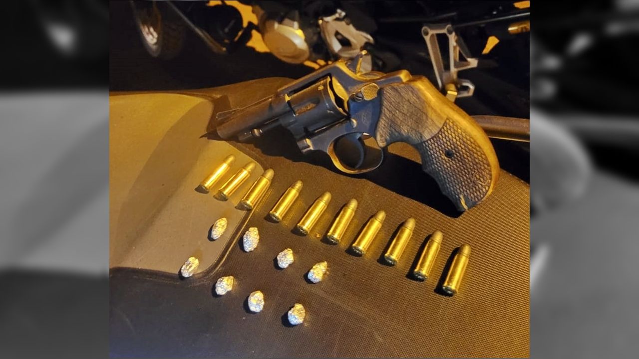 ROCAM prende homem com arma de fogo e drogas no bairro São Cristóvão
