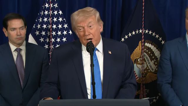 Imagem referente a notícia: Trump ameaça vice-presidente da Venezuela e defende prisão de Maduro