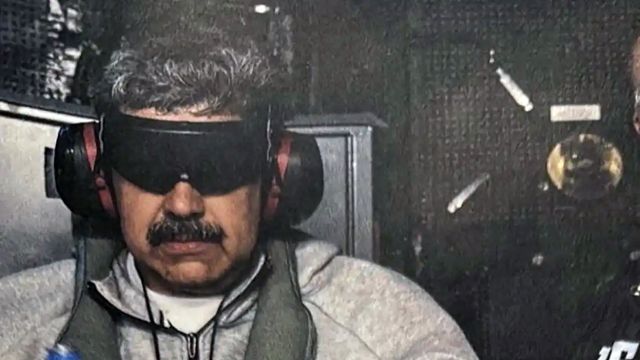 Trump publica foto de Maduro em navio após captura