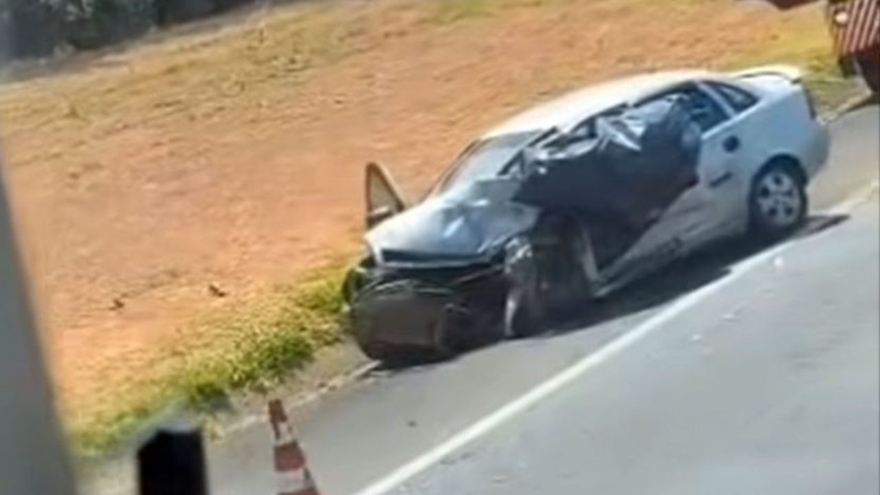 Duas pessoas morrem em violenta colisão frontal na BR-277  em Prudentópolis