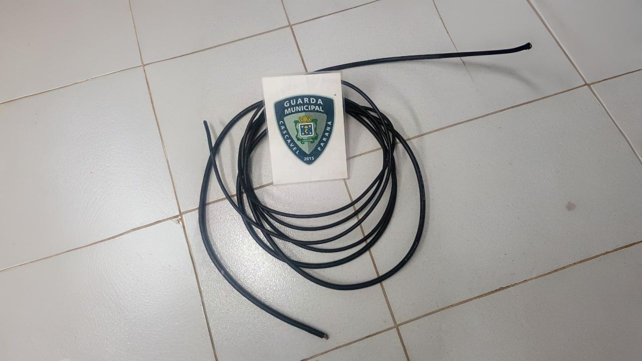 Homem é detido após furto de fios em poste no bairro Santo Inácio, em Cascavel