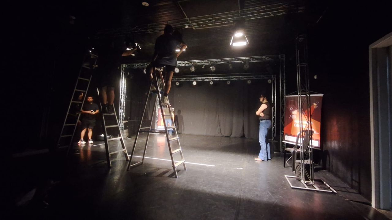 Cascavel recebe oficinas gratuitas de Iluminação Cênica