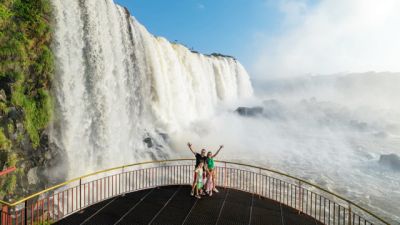 Imagem referente à notícia: Paraná ultrapassa 1 milhão de turistas internacionais em 2025 e reforça papel estratégico no turismo brasileiro