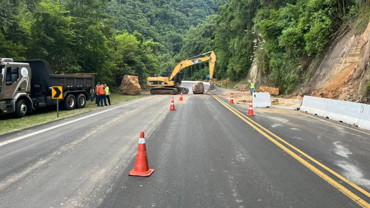 Interdição parcial é mantida na Serra da Esperança e rodovia segue em pista simples até segunda-feira (12)