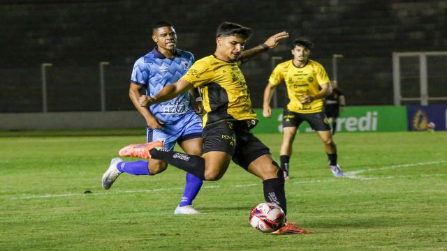 Imagem referente a notícia: FC Cascavel estreia no Paranaense 2026 com empate sem gols diante do Azuriz no Olímpico Regional