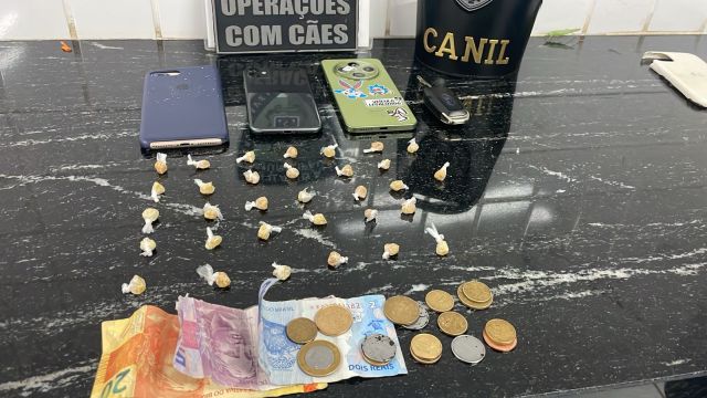 Ação conjunta flagra tráfico de drogas no Bairro Interlagos e quatro homens são encaminhados à delegacia