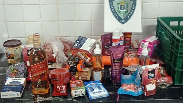 Mulheres são detidas pela GM após furto em supermercado na Avenida Tancredo Neves