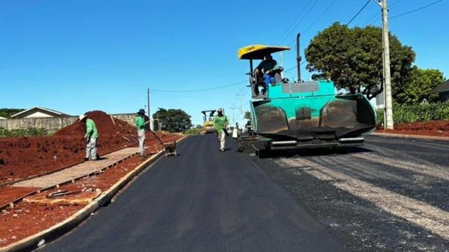 Distrito da Penha em Corbélia avança para 100% de pavimentação urbana com novas obras de asfalto