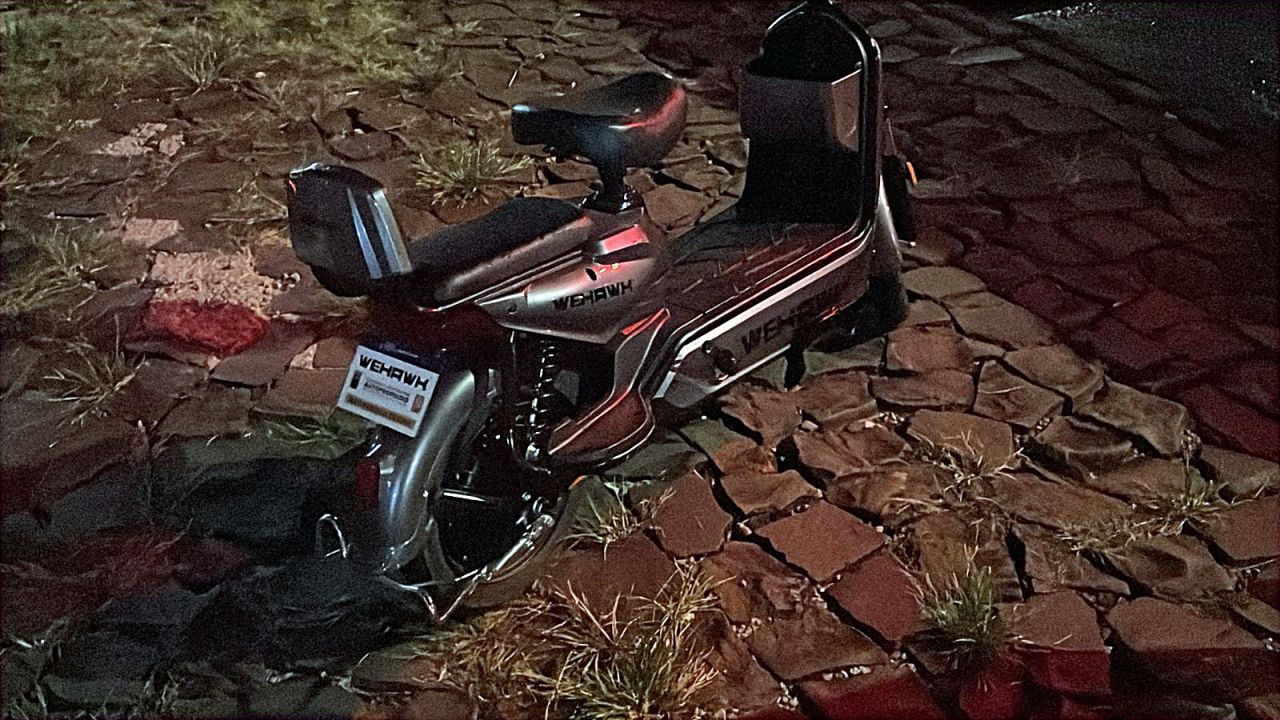 Adolescente fica ferida após queda de bicicleta elétrica no Bairro Periolo em Cascavel