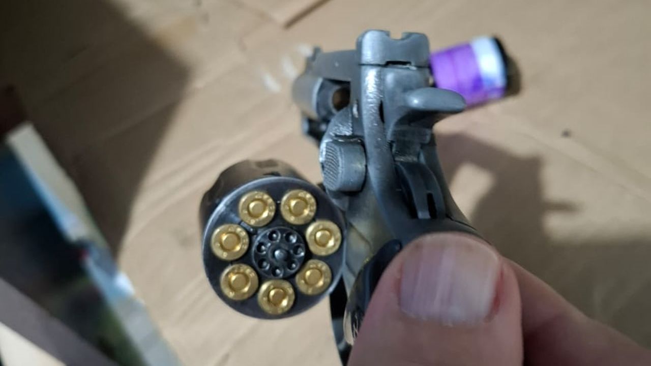 Polícia Civil deflagra operação contra envolvidos em furto, incêndio criminoso e ameaça em Cascavel