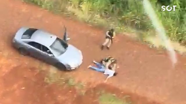 Imagem referente a notícia: Perseguição aérea termina com apreensão de 339 perfumes contrabandeados em Tupãssi