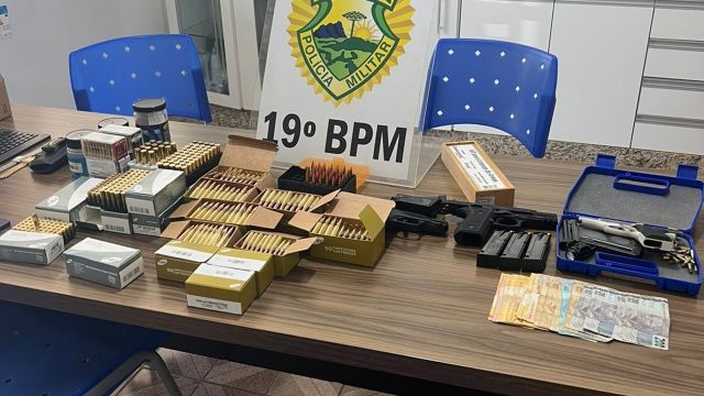 Imagem referente a notícia: Homem é preso após tentar vender munições restritas e esconder armas em residência no oeste do Paraná