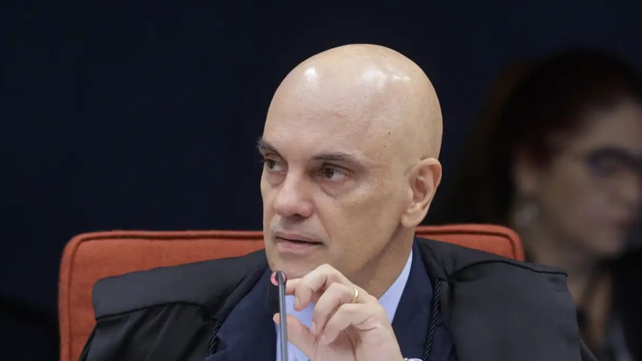 Moraes determina transferência de Bolsonaro para Papudinha