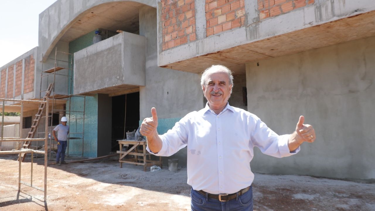 Prefeitura de Cascavel investe em saúde pública e obra da USF Lago Azul está 52% concluída