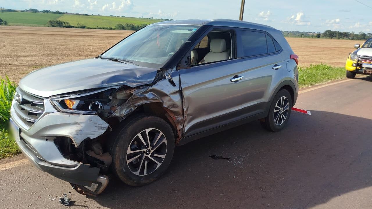 Colisão transversal é registrada na PR-182, em Francisco Alves, e motorista de um dos veículos foge do local