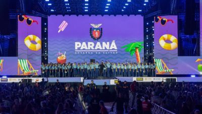 Imagem referente a notícia: Estudantes de Colégio Cívico-Militar de Piraí do Sul se apresentam para milhares de pessoas no palco do Verão Maior Paraná